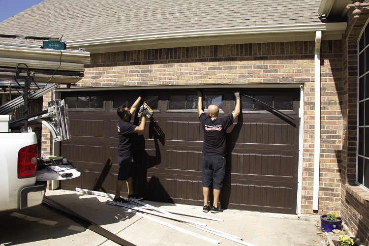 How Much Does Garage Door Repair Cost on Average?