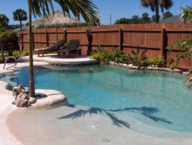 How to Build a Salt Water Pool That Will Appeal to Home Buyers